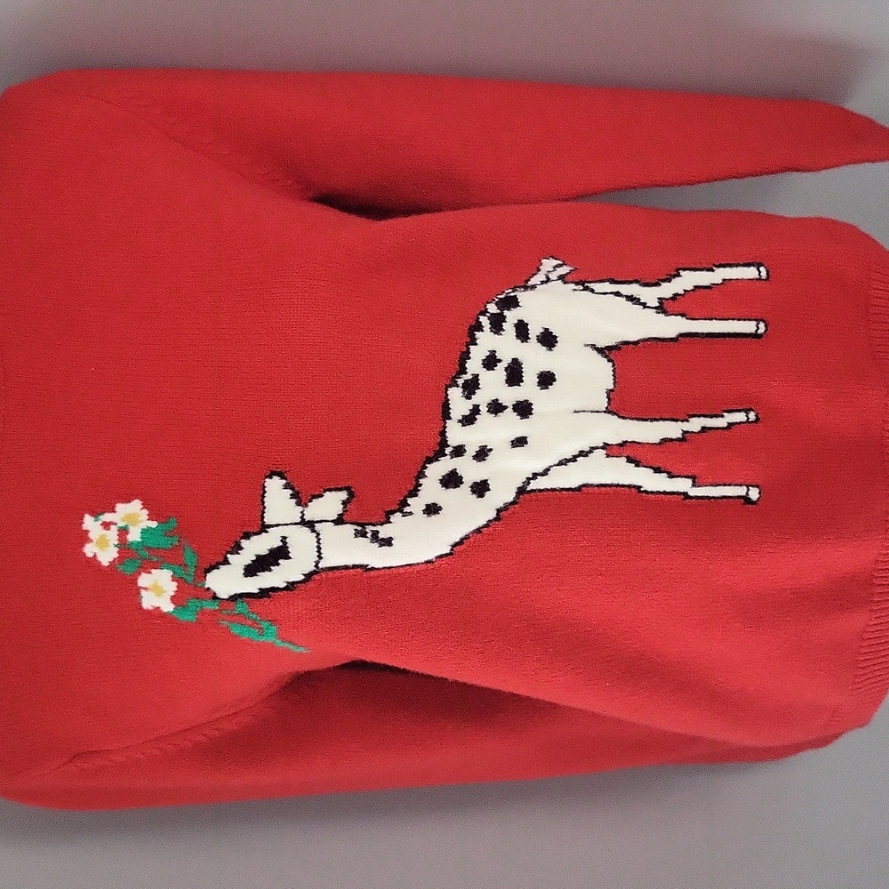 Red Deer Pattern Sweater - Picture 3 of 11